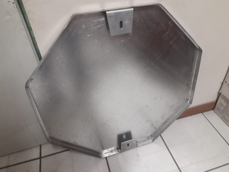 Clinchadora para señalamiento vial